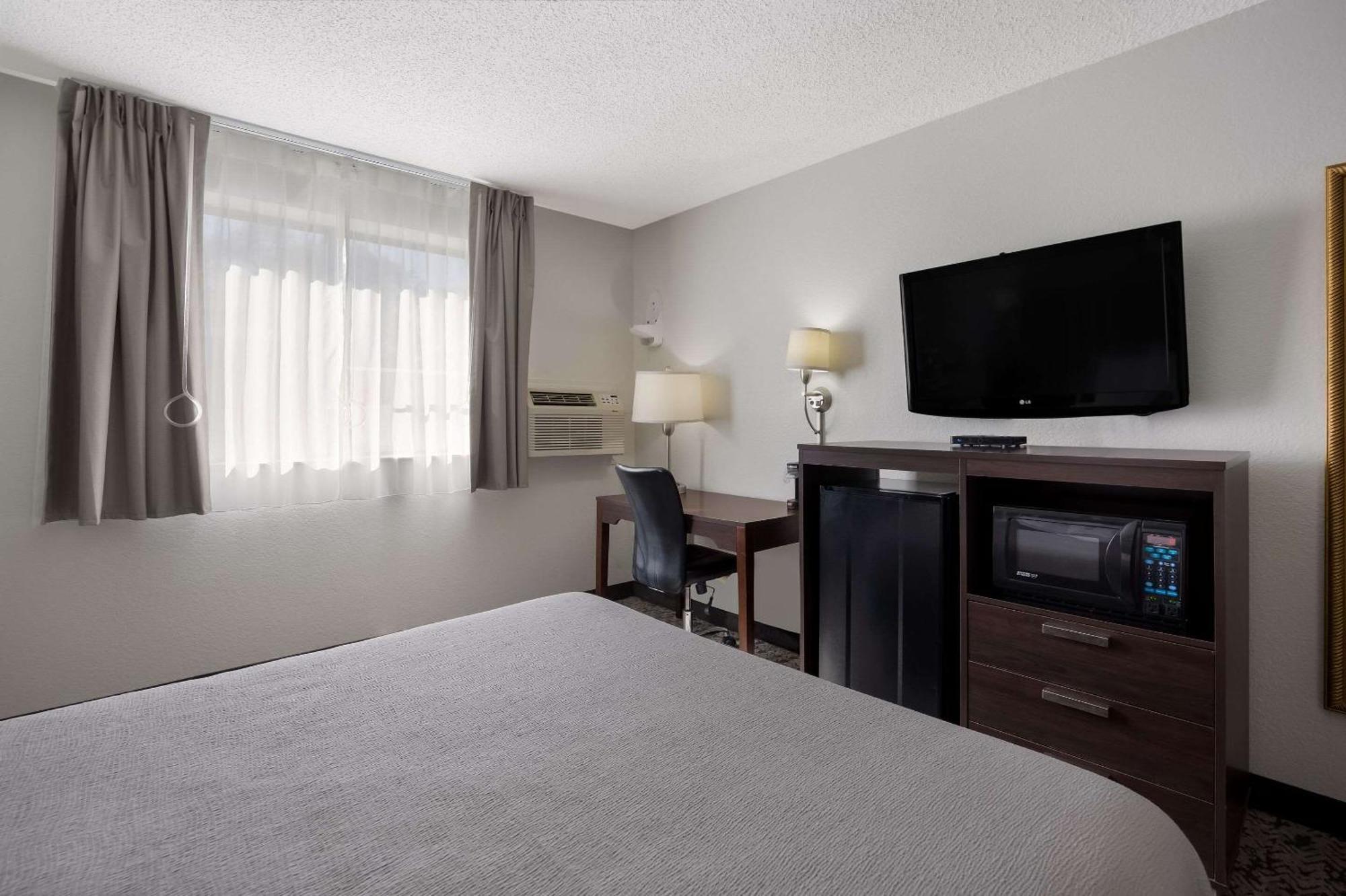 Quality Inn Hall Of Fame Кантон Экстерьер фото